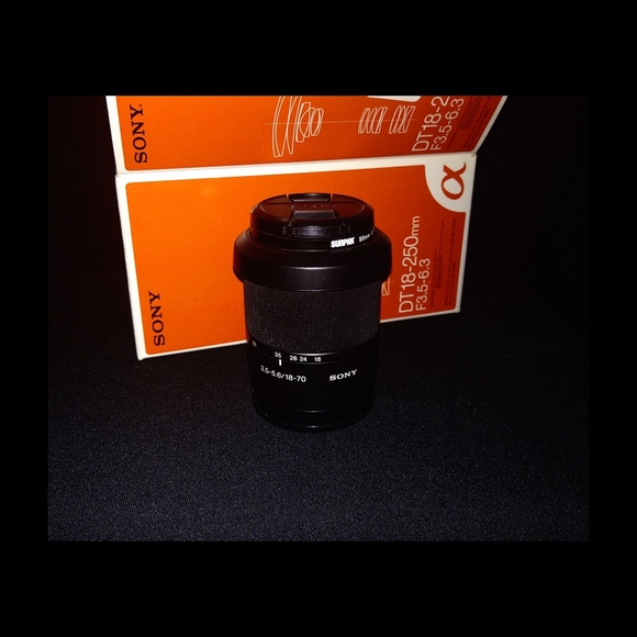 Sony DT 18-70mm LensF/3.5-5.6